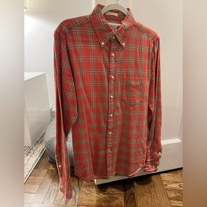 Men’s Medium Gant “The Hugger” soft button down shirt. Lightly worn. Like New.